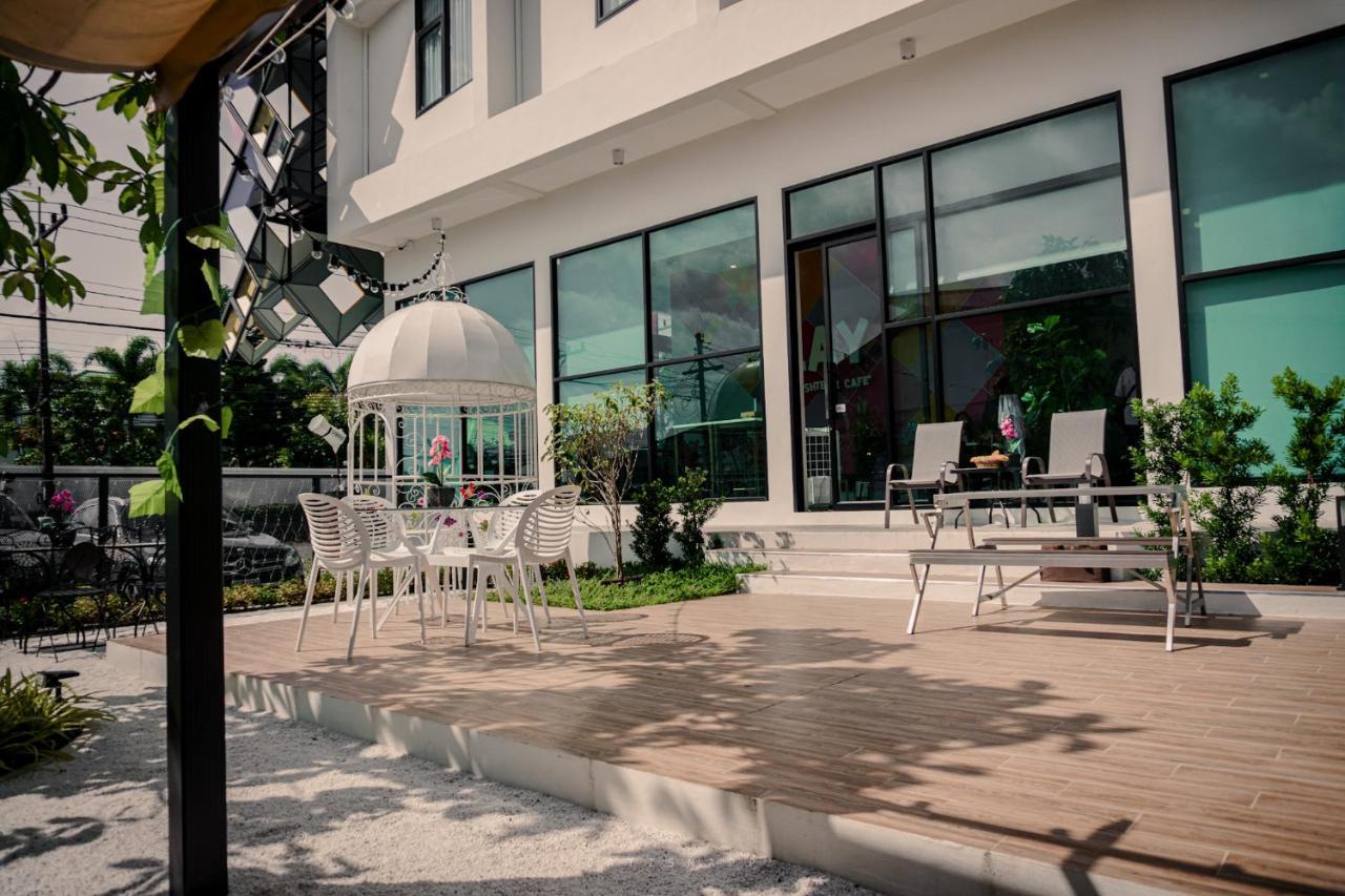 Play Poshtel&cafe' Hotel